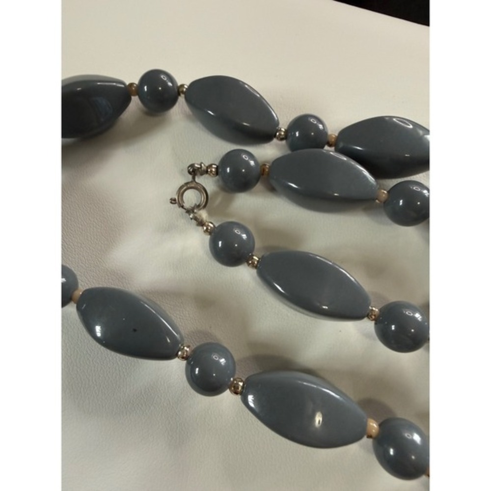 Vintage Gray Beaded Necklace Slate Blue Oval Marquise Round Strand Silver Tone - Picture 2 of 2